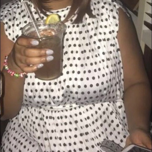 Pleated sleeveless swing dress - Picture 2 of 3